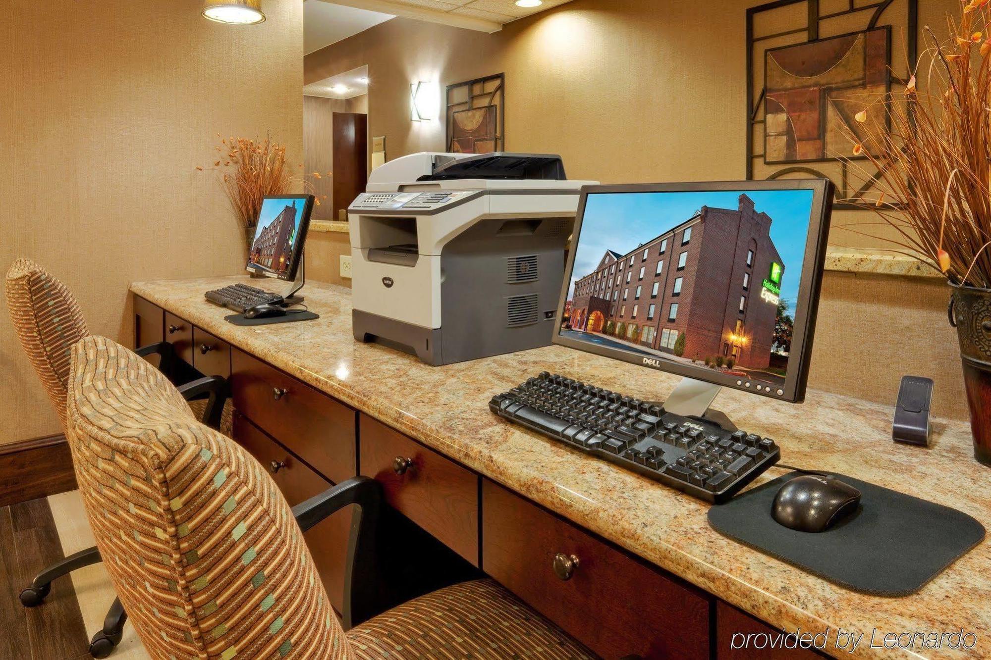 Holiday Inn Express Harrisburg East By Ihg Buitenkant foto